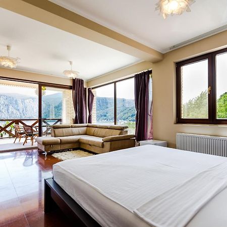 Rex Infinity View 4* Cazanele Dunarii Dubova Exterior photo
