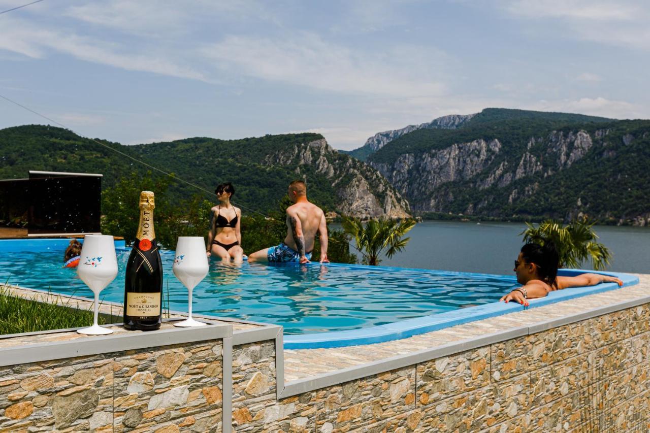 Rex Infinity View 4* Cazanele Dunarii Dubova Exterior photo