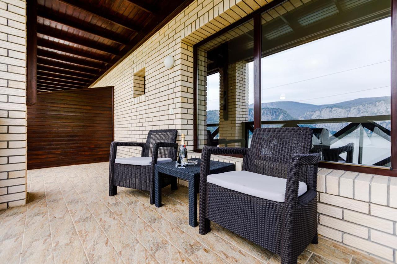 Rex Infinity View 4* Cazanele Dunarii Dubova Exterior photo