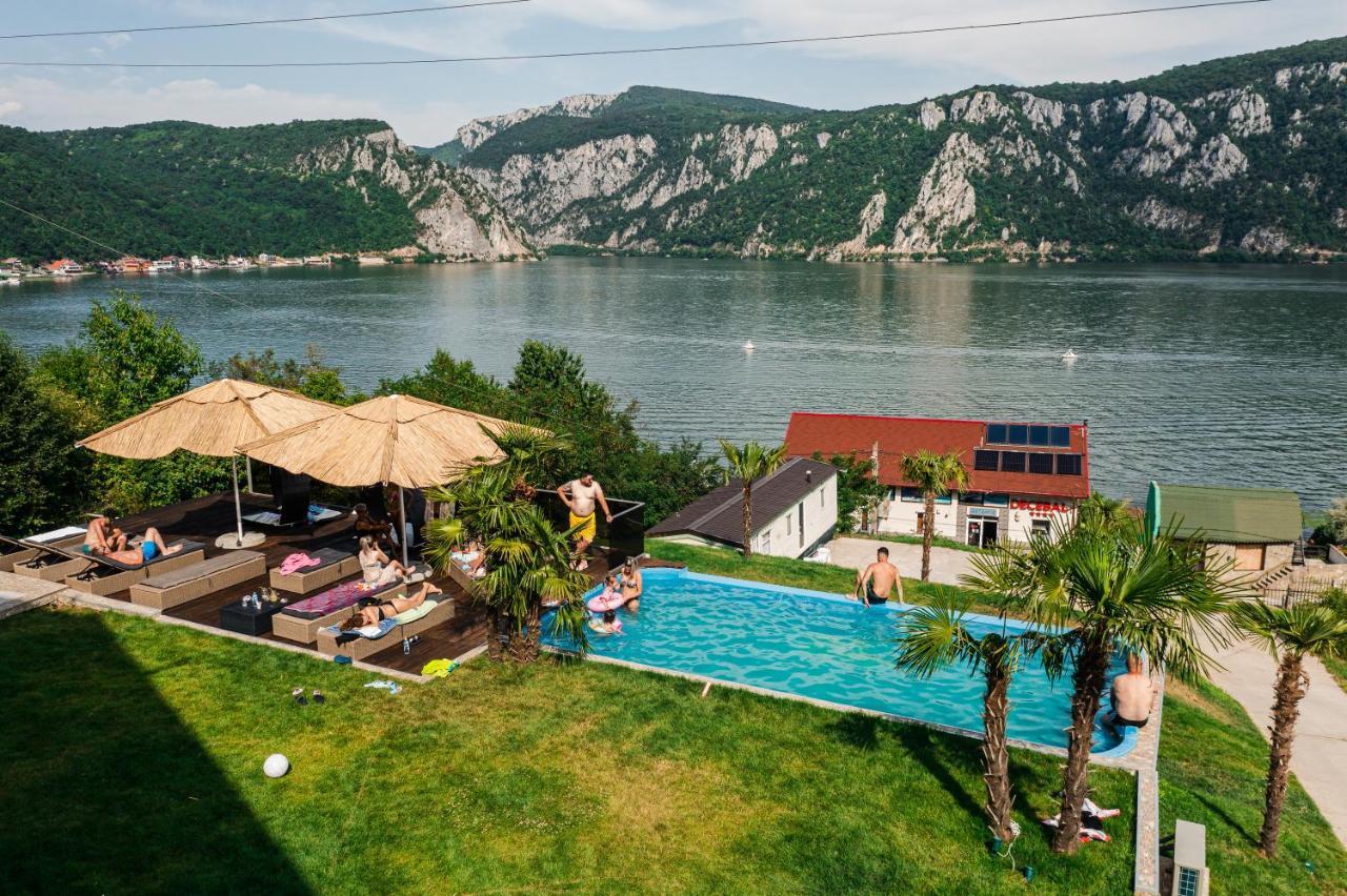 Rex Infinity View 4* Cazanele Dunarii Dubova Exterior photo