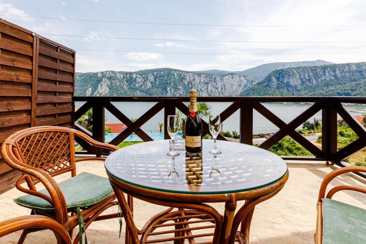 Rex Infinity View 4* Cazanele Dunarii Dubova Exterior photo