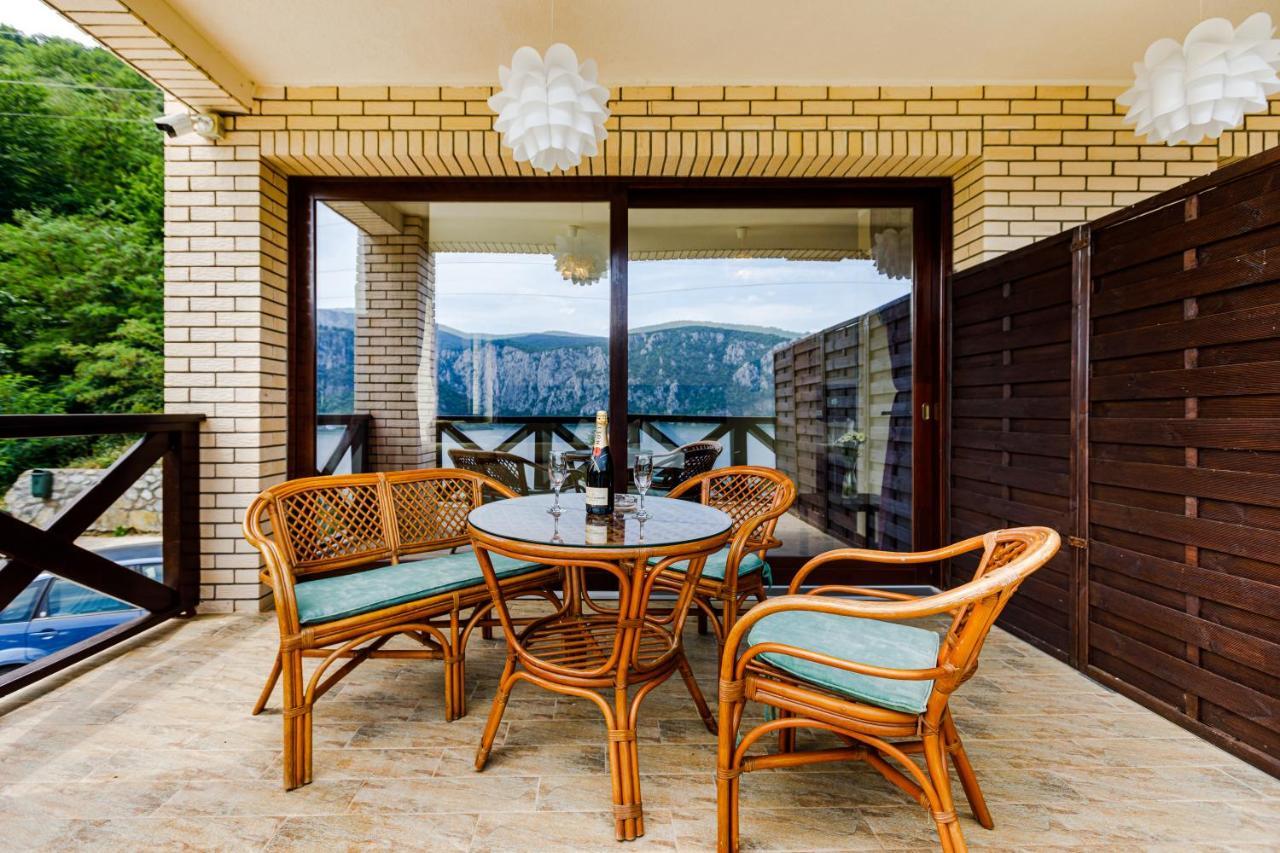 Rex Infinity View 4* Cazanele Dunarii Dubova Exterior photo