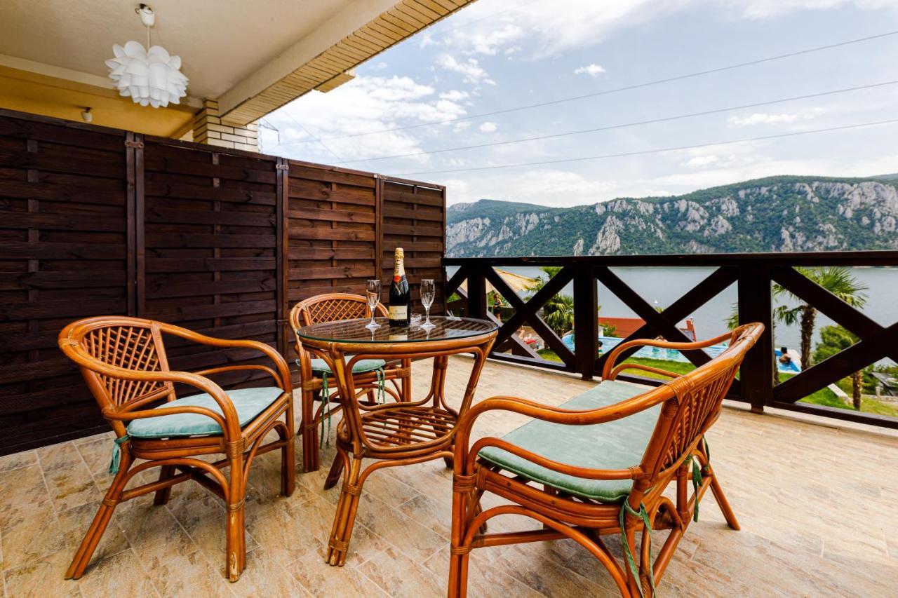 Rex Infinity View 4* Cazanele Dunarii Dubova Exterior photo